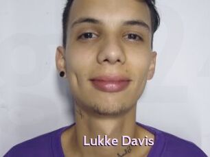 Lukke_Davis