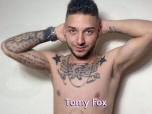 Tomy_Fox